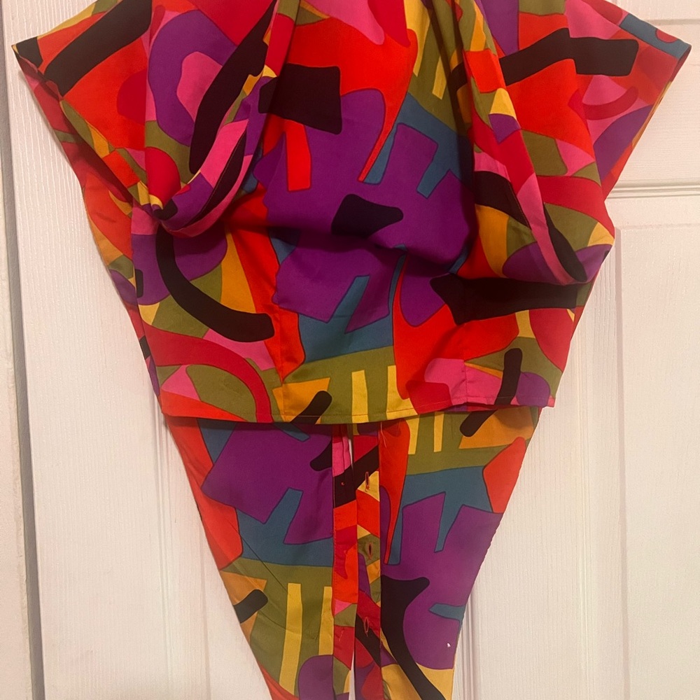 Colorful Abstract Blouse - Picture 3 of 4